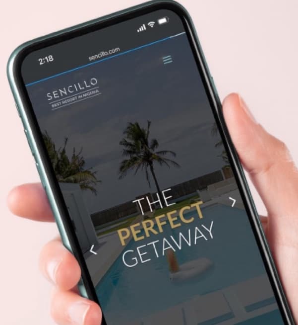 Sencillo homepage on a phone: “The perfect getaway”